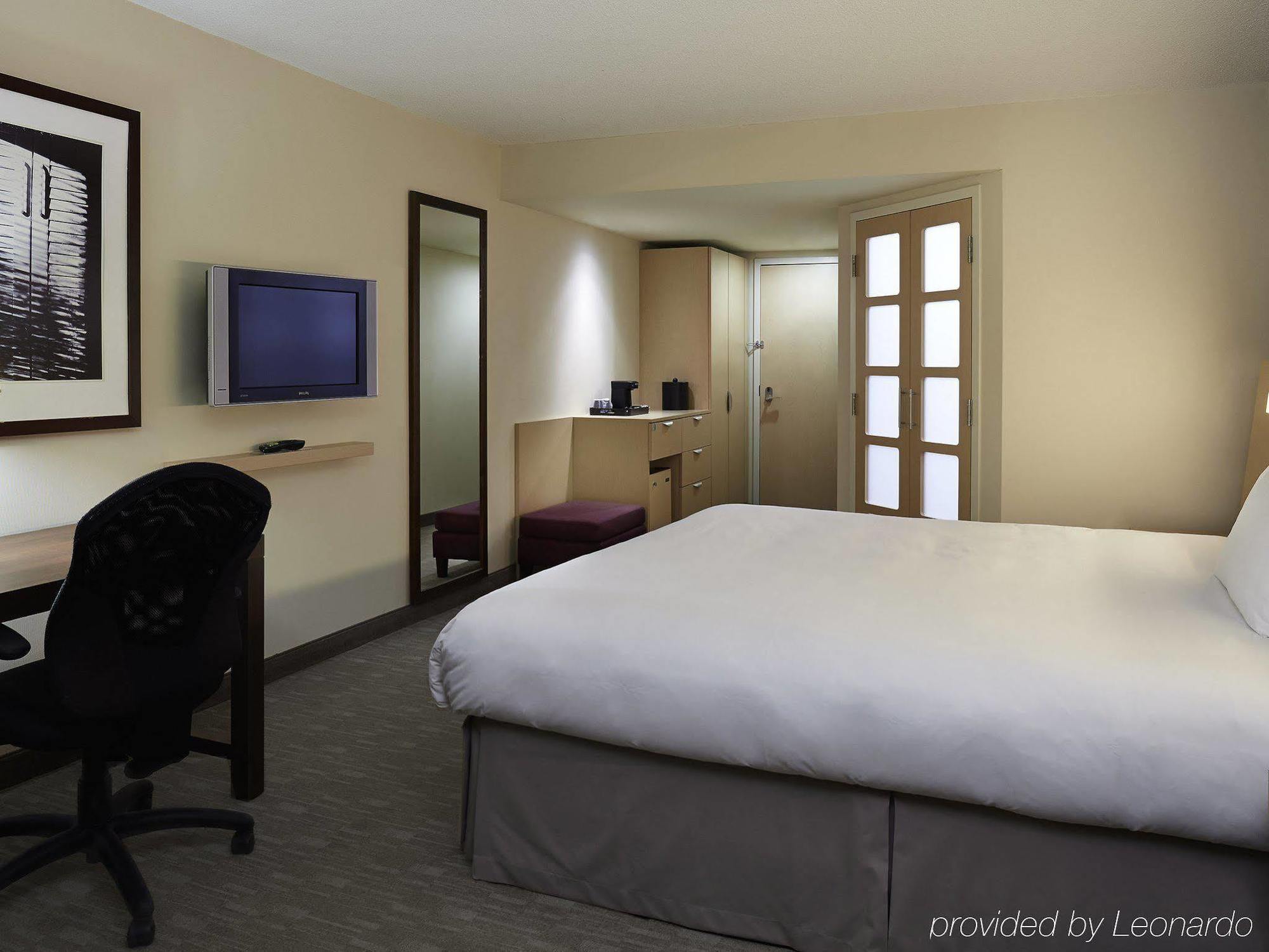 Novotel Montreal Aeroport Dorval Exterior photo