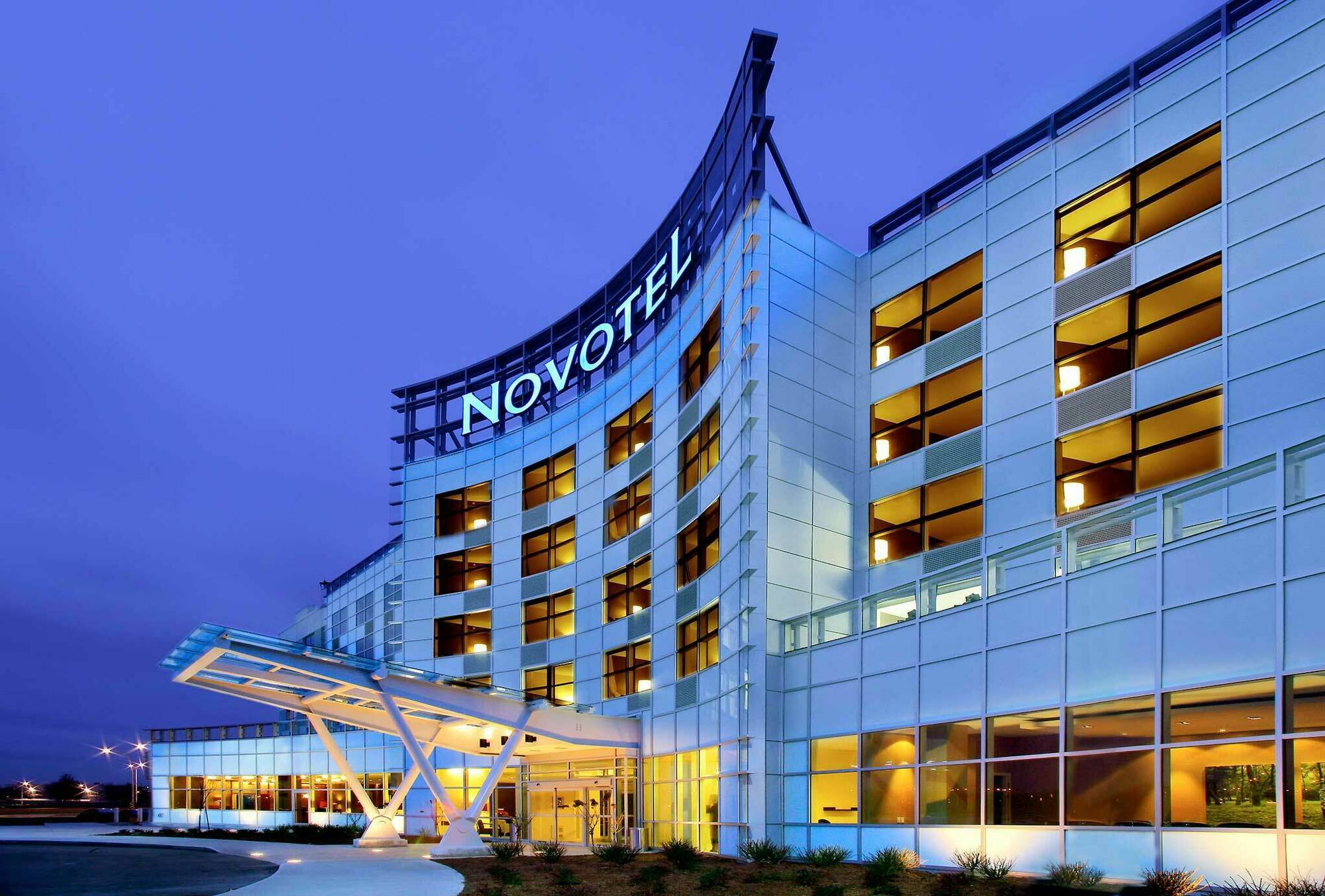 Novotel Montreal Aeroport Dorval Exterior photo