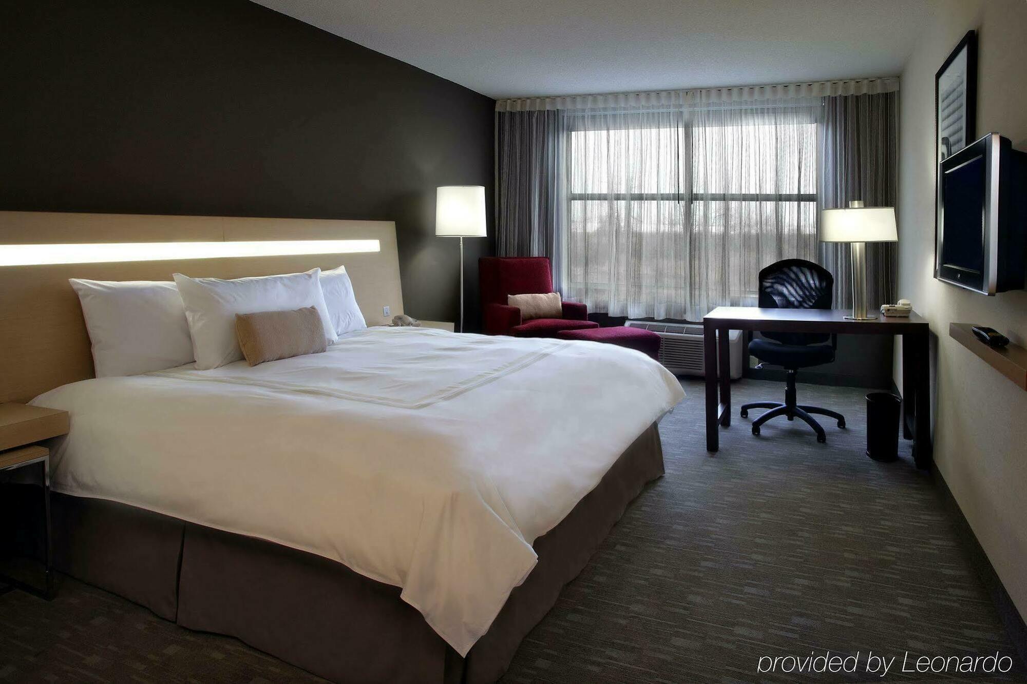 Novotel Montreal Aeroport Dorval Exterior photo